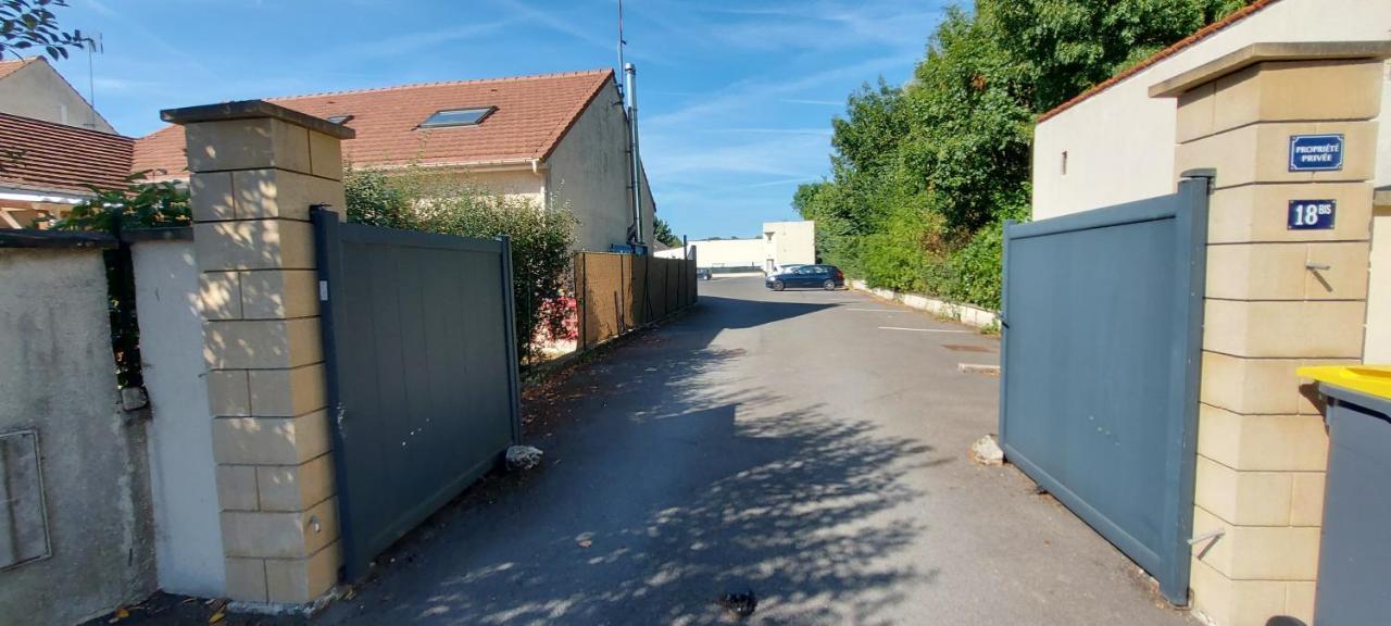 Studio LE JUNGLE - ROISSY CDG - Parc Astérix - PARIS Moussy-le-Neuf Exterior foto